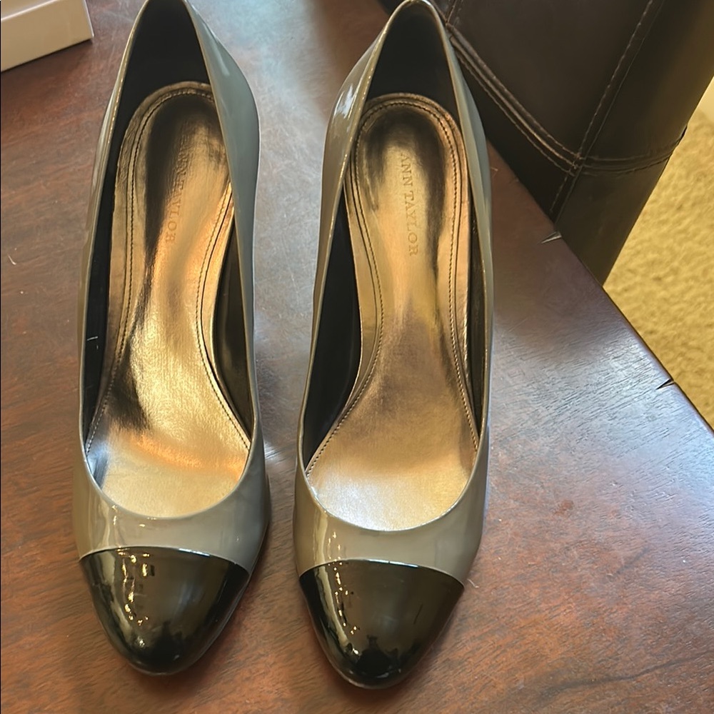 Ann Taylor Gray and Black Heels with Elegant Contrast